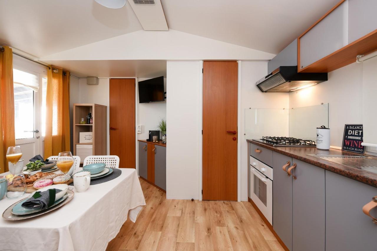Mia Mobile Home With Jacuzzi Ždrelac Exterior foto