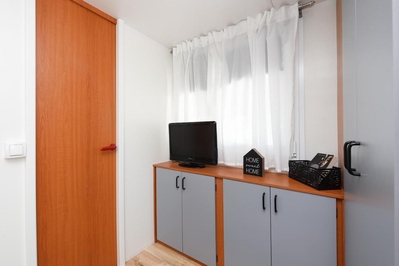 Mia Mobile Home With Jacuzzi Ždrelac Exterior foto